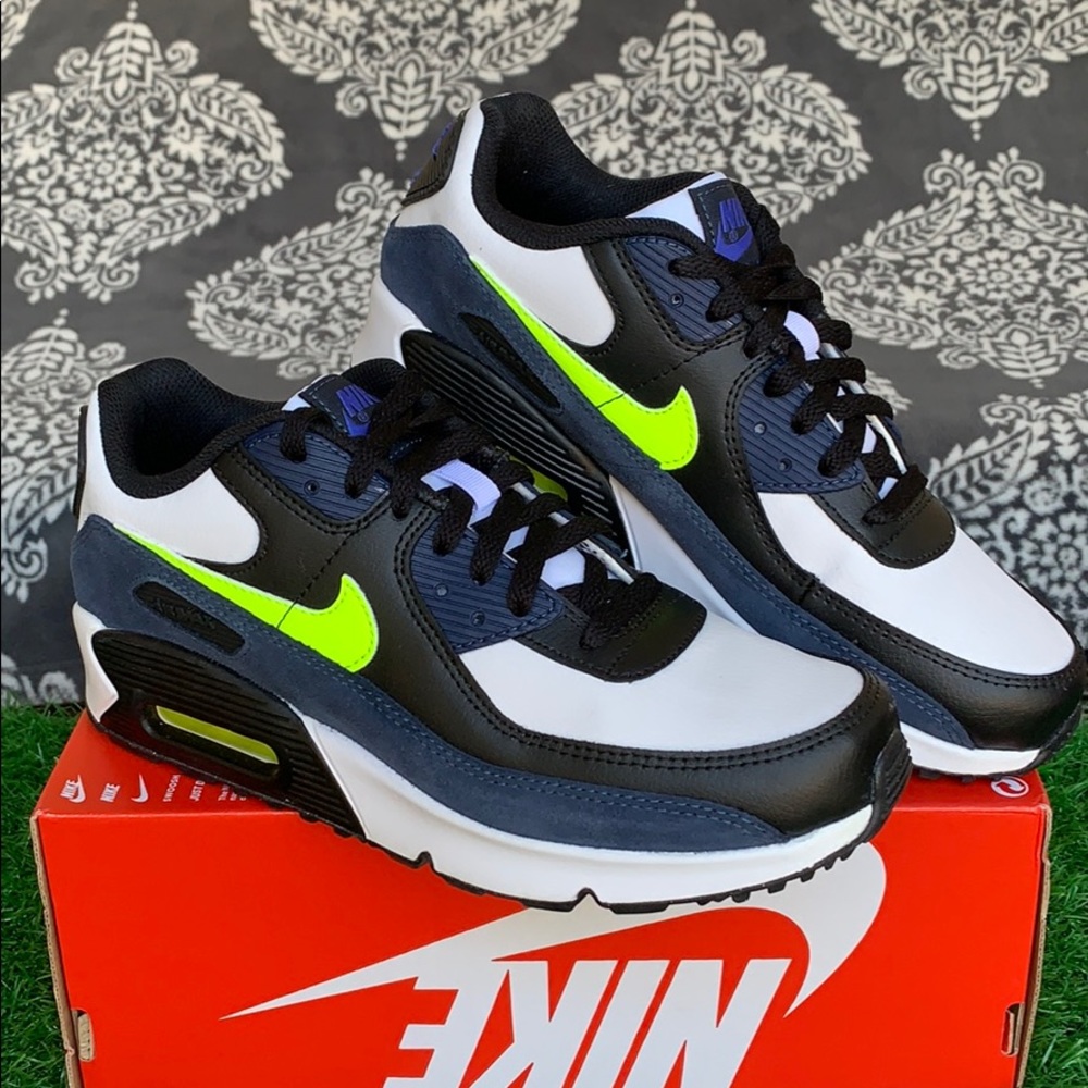 NIKE AIR MAX 90 LTR (GS) WMNS - Picture 4 of 16